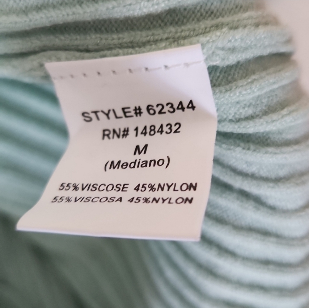 Ribbed Stretch Crop Top - Picture 5 of 6